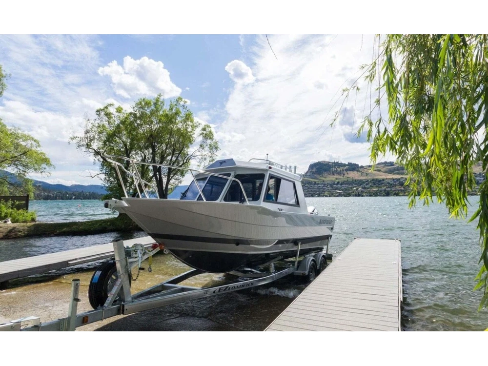 2026 Kingfisher 2225 Escape HT 2225 Escape HT alt