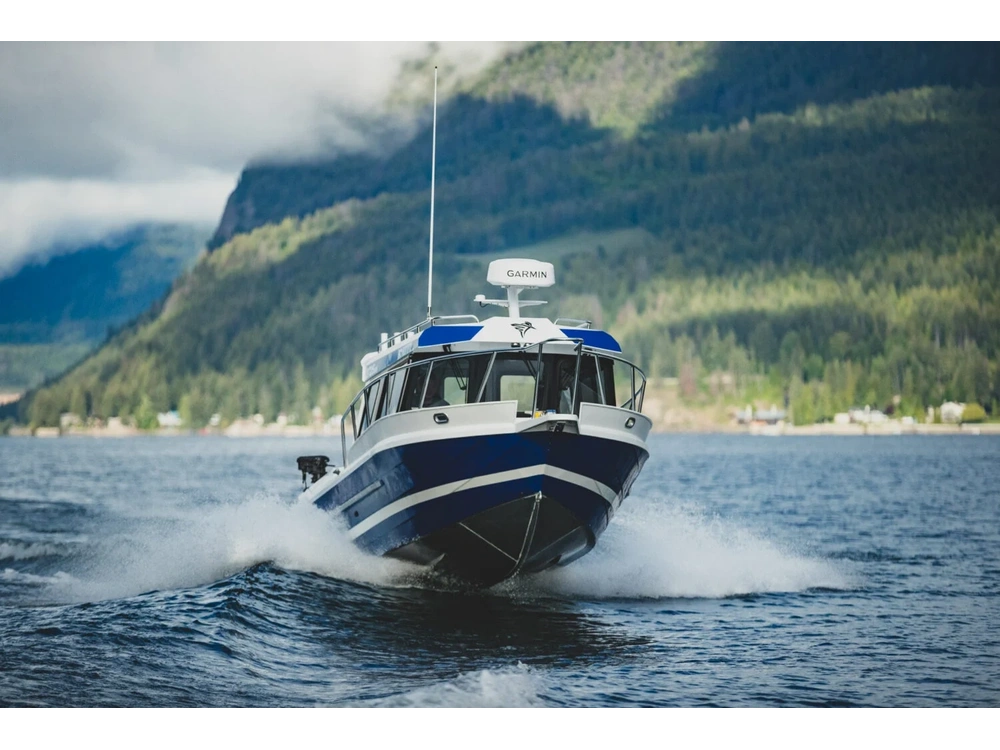 2026 Kingfisher 2725 XRS 2725 XRS alt