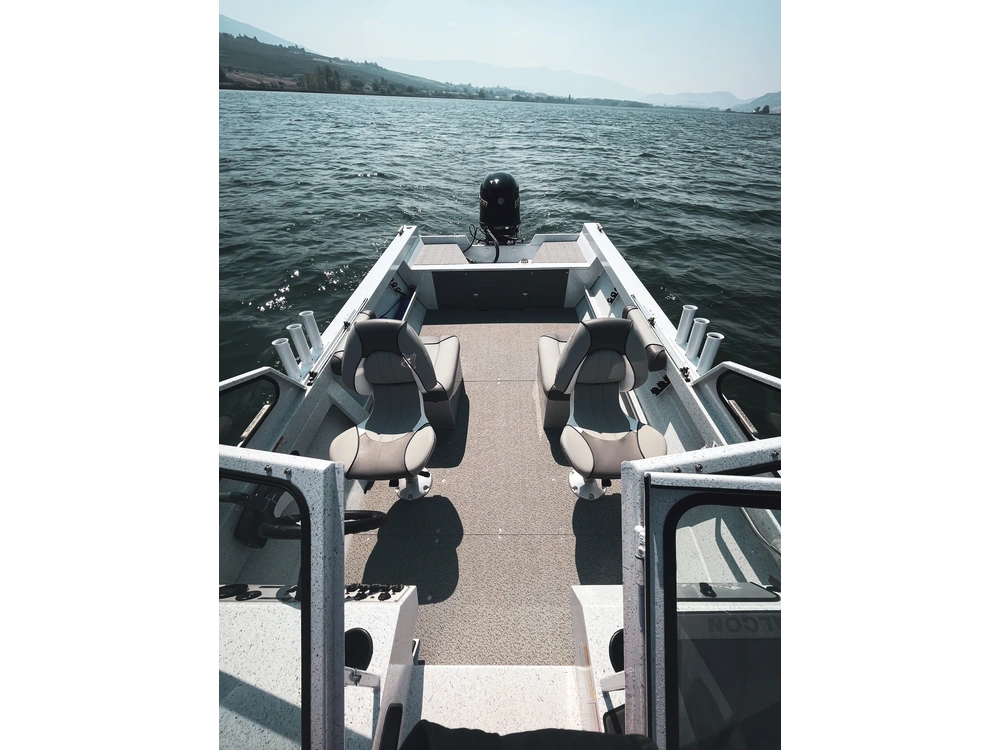 2026 Kingfisher 1825 Falcon 1825 Falcon alt