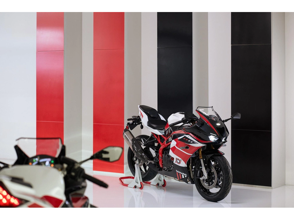 2026 Bimota KB399 KB399 alt