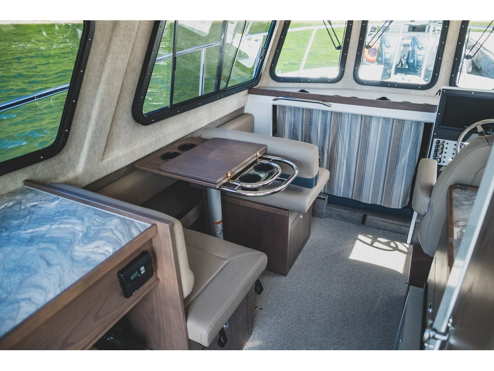 2026 Kingfisher 2725 XRS 2725 XRS alt