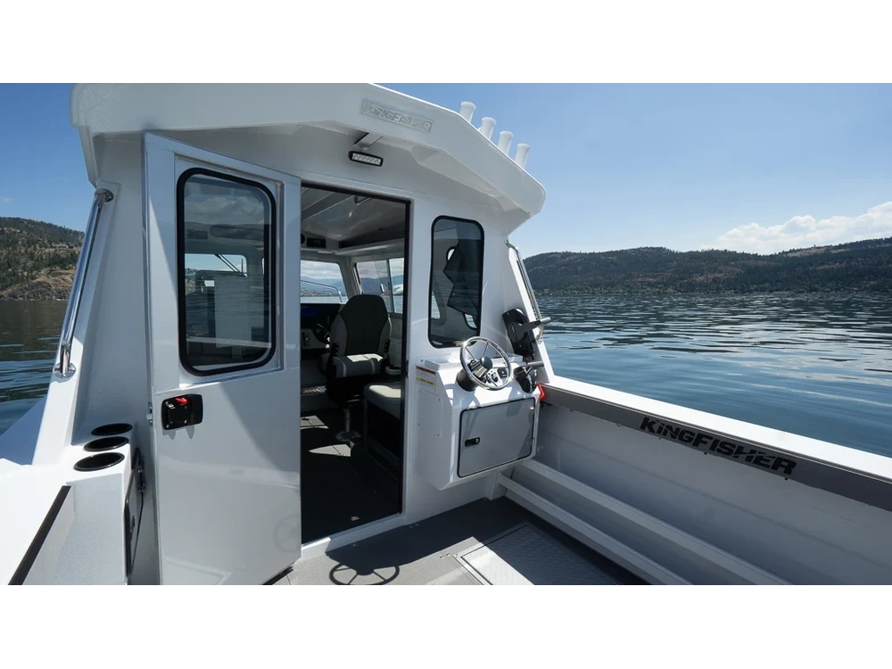 2026 Kingfisher 2325 Coastal Express 2325 Coastal Express alt