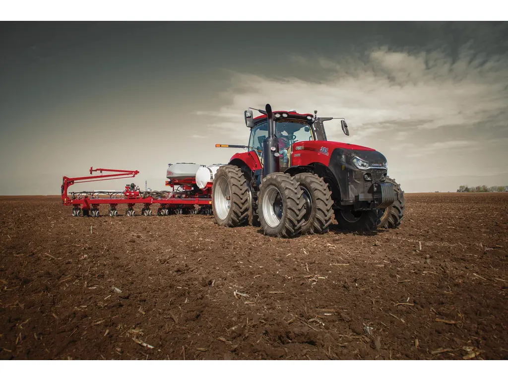 Case IH Magnum 385 2026