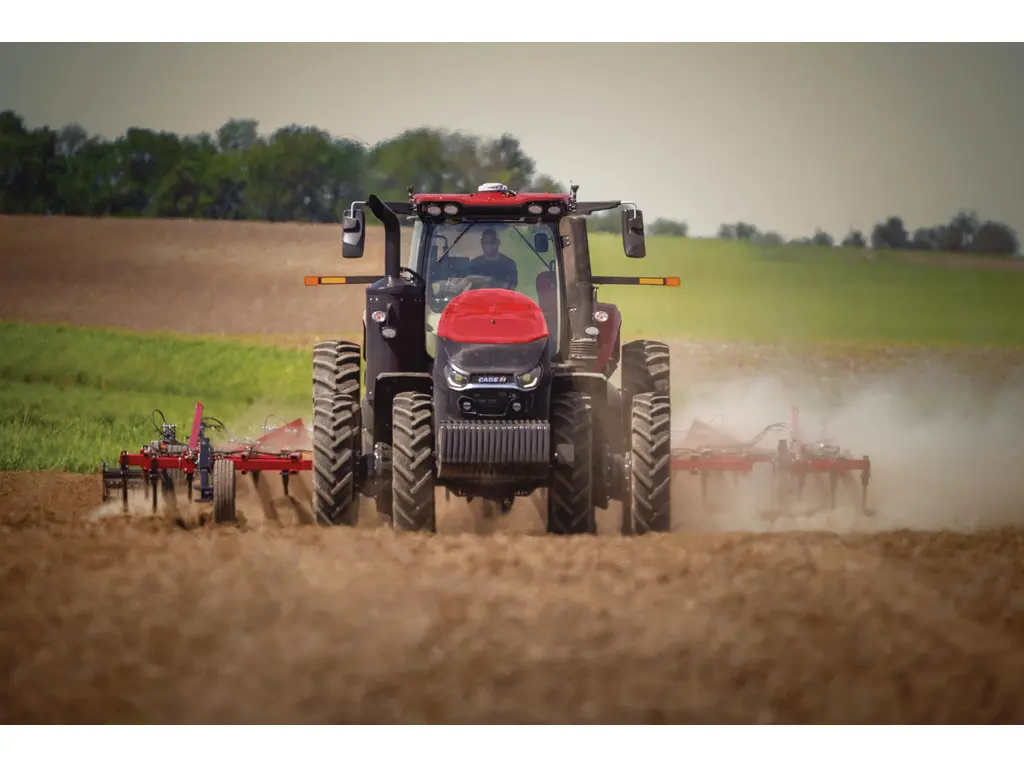 2026 Case IH Magnum 325
