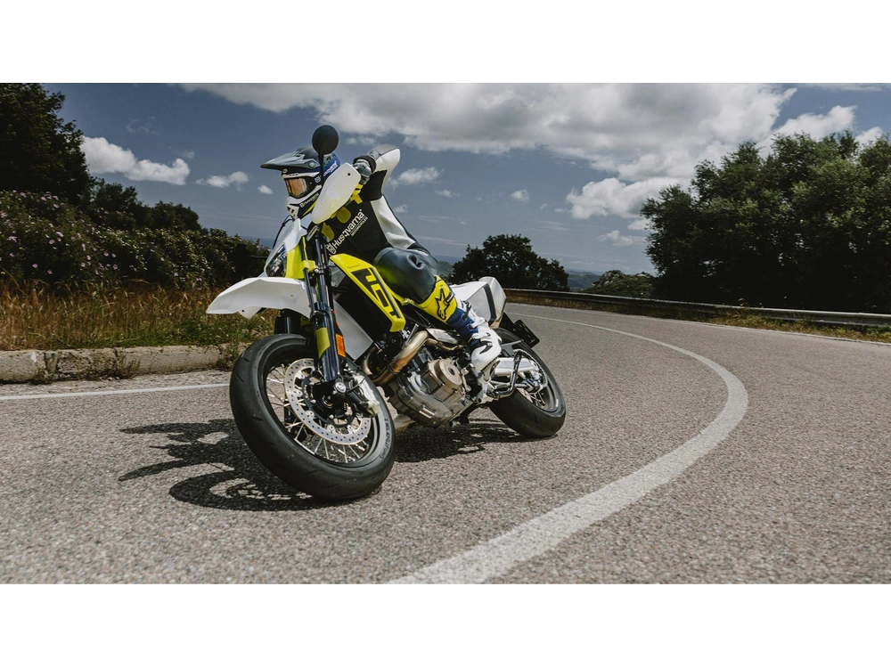 Husqvarna 701 Supermoto 701 Supermoto 16049 2026 alt