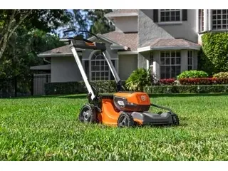 2026 Husqvarna Lawn Xpert™ LE322R