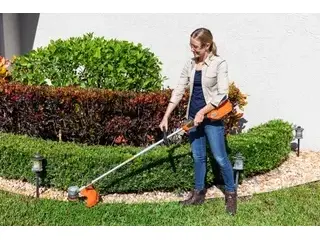 2026 Husqvarna Husqvarna Weed Eater® 320iL (Battery & Charger Included)