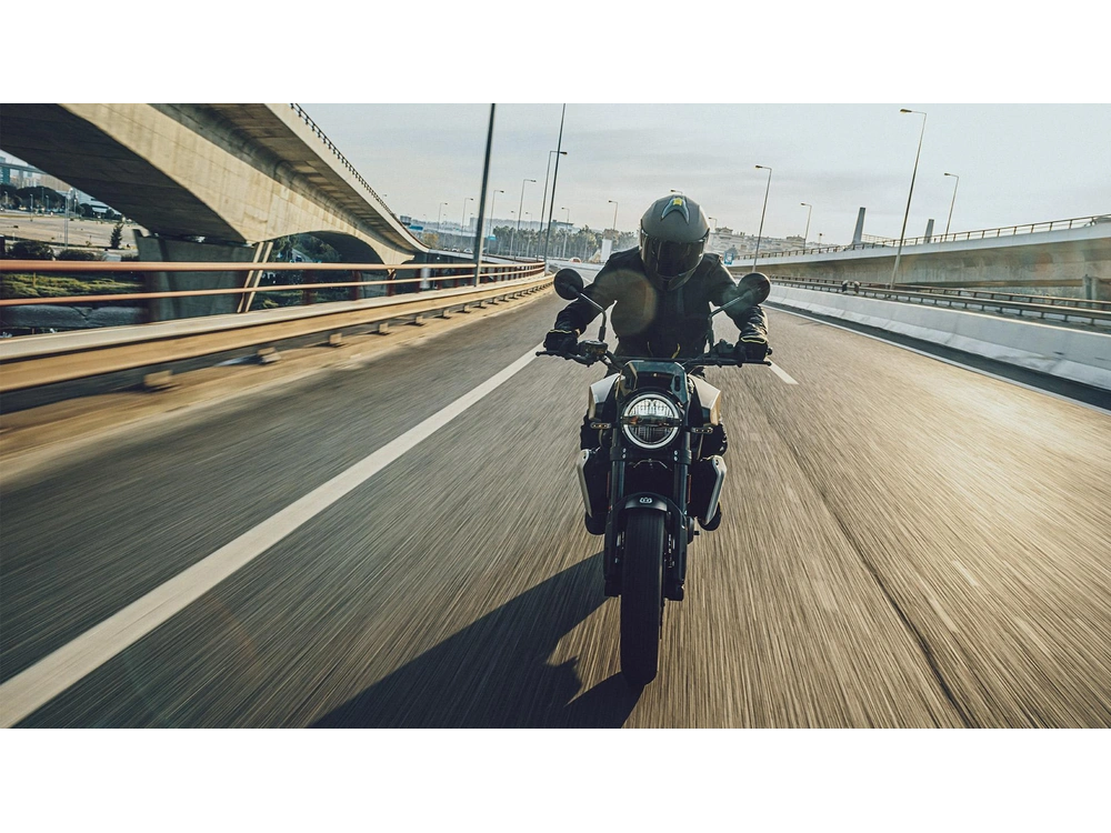 2027 Husqvarna Svartpilen 801 SE Svartpilen 801 SE alt