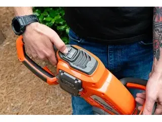 2026 Husqvarna Hedge Master 320iHD60 with battery and charger