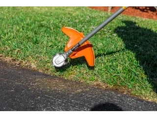 2026 Husqvarna Husqvarna Weed Eater® 320iL (Battery & Charger Included) Husqvarna Weed Eater® 320iL (Battery & Charger Included) alt