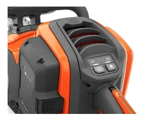 2026 Husqvarna Power Axe 350i with battery and charger Power Axe 350i with battery and charger alt