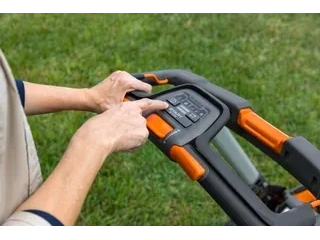 Husqvarna Lawn Xpert LE-322 sans batterie et chargeur Lawn Xpert LE-322 sans batterie et chargeur 2026 alt