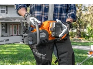2026 Husqvarna Power Axe 350i with battery and charger Power Axe 350i with battery and charger alt