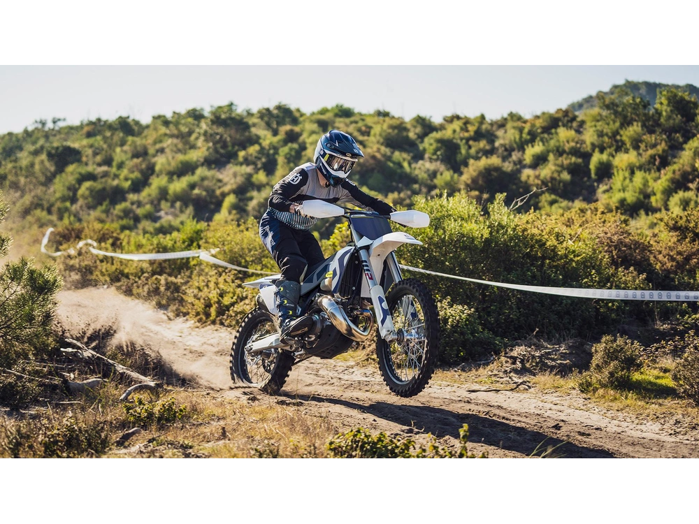 Husqvarna TX 300 TX 300 14999 2026 alt