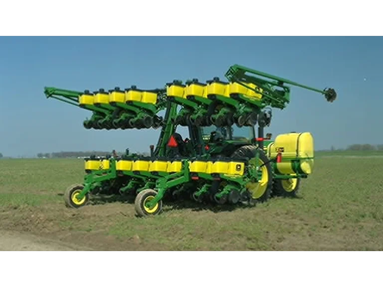2026 John Deere 1725 Integral Stack-Fold 1725 Integral Stack-Fold Planter alt