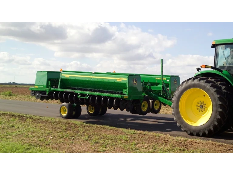 2026 John Deere 455 455 Front-Folding Grain Drill alt