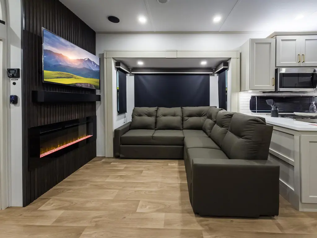 Grand Design Influence 3804DS 2026