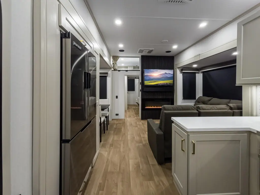 Grand Design Influence 3804DS 2026
