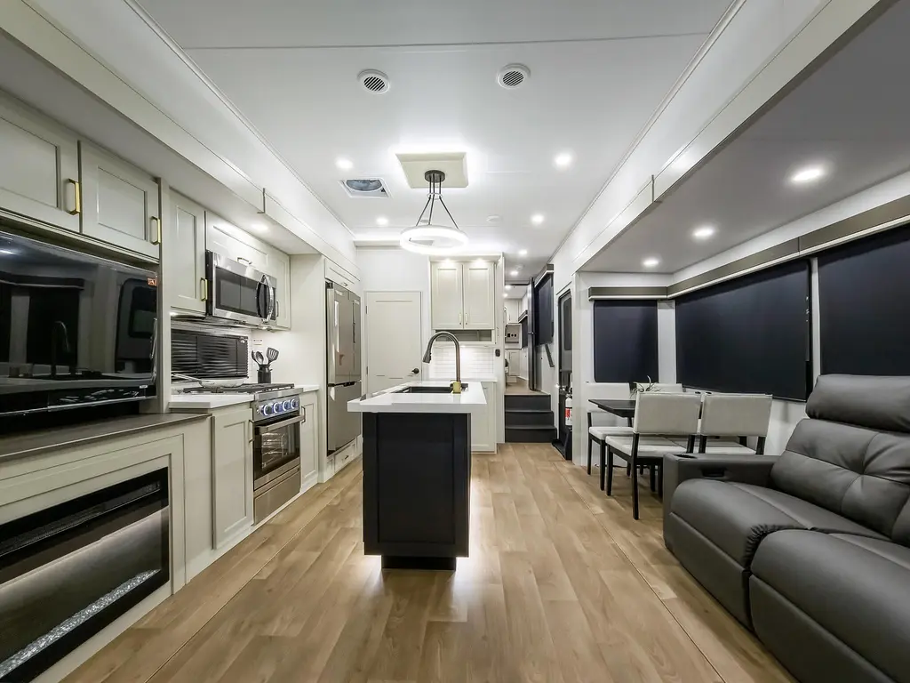 Grand Design Influence 2903RL 2026