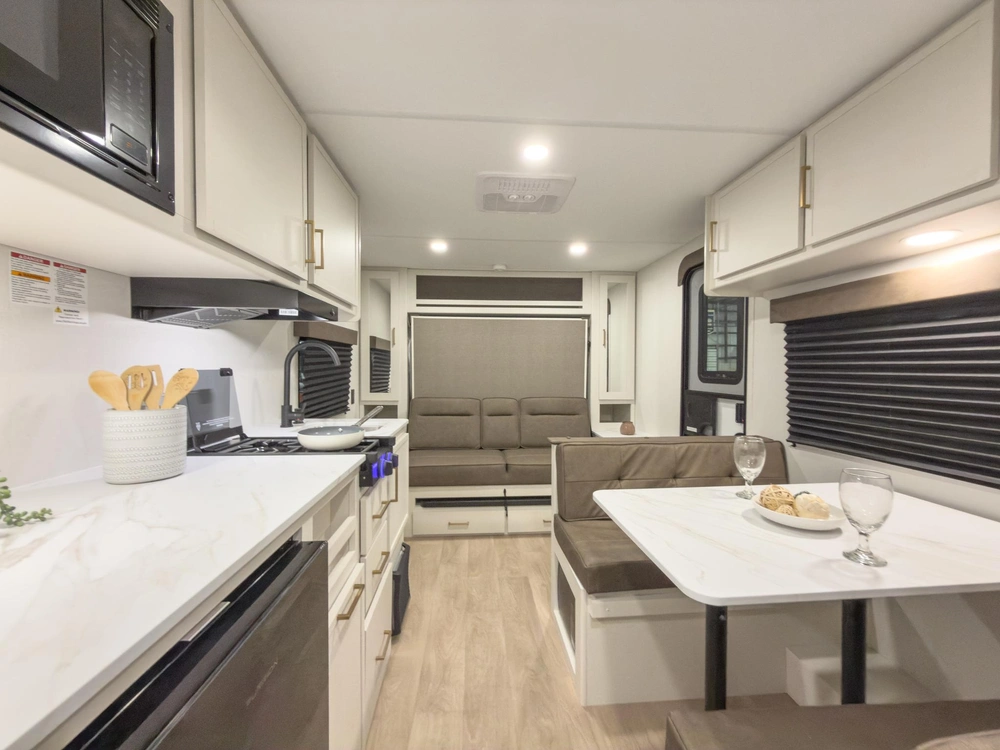 2026 Grand Design Transcend One Transcend One 151RB alt