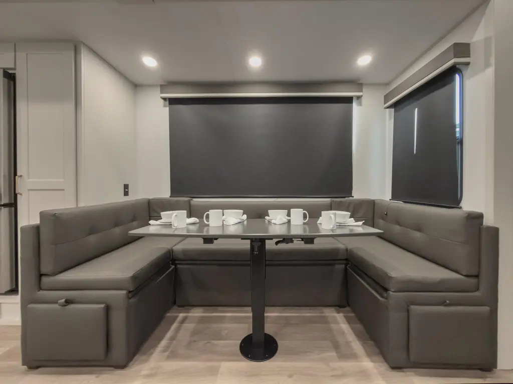 Grand Design Influence 3904BH 2026