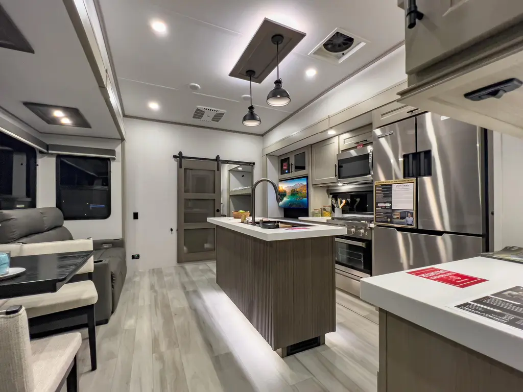 Grand Design Influence 3704BH 2026