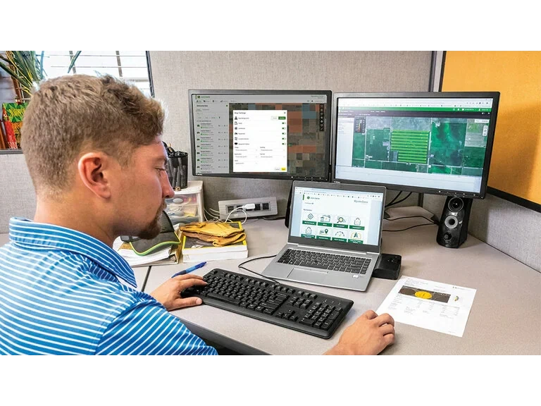 2026 John Deere Operations Center PRO Dispatch Operations Center PRO Dispatch From John Deere Operations Center™ PRO alt