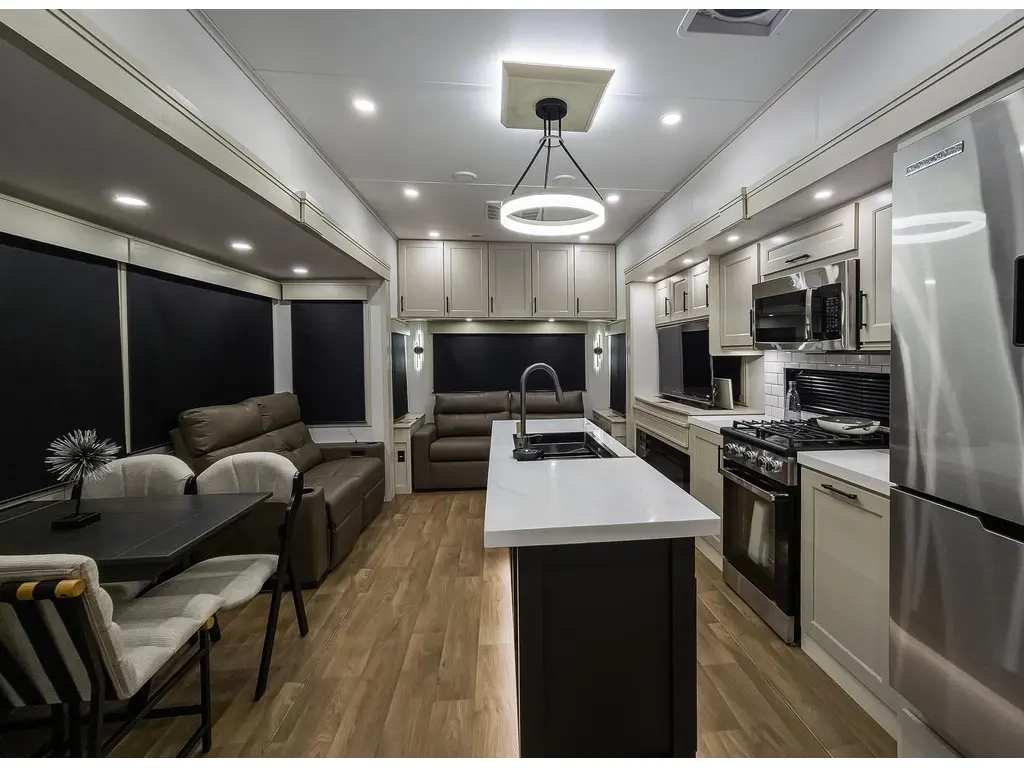 Grand Design Solitude 370DV 2026