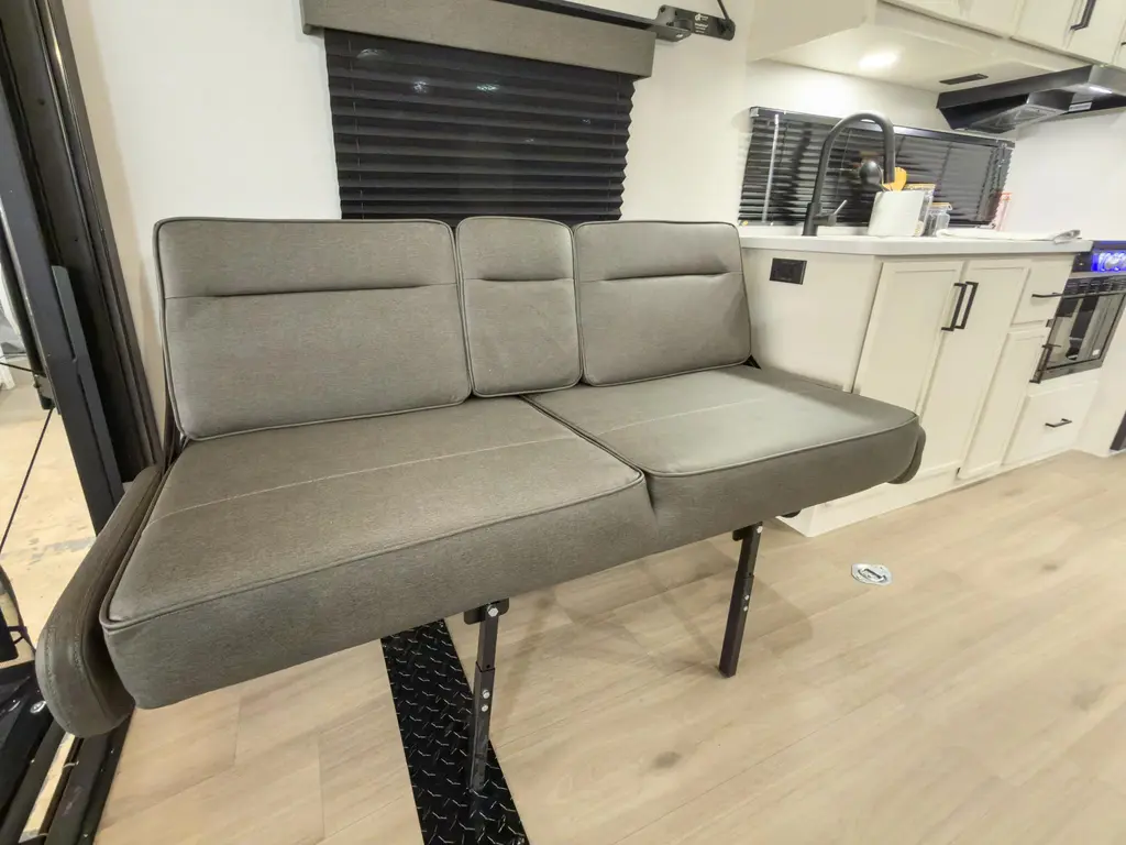 Grand Design Momentum MAV 22MAV 2026