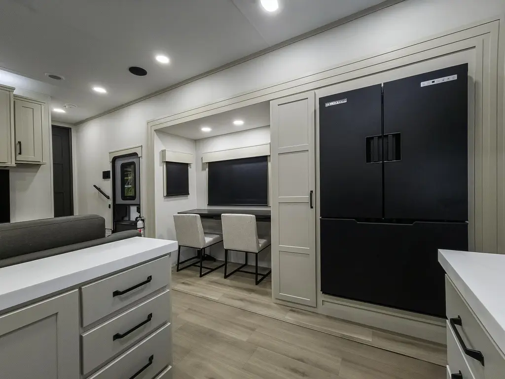 Grand Design Momentum 392M 2026