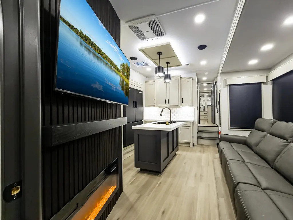 2026 Grand Design Momentum 351MS