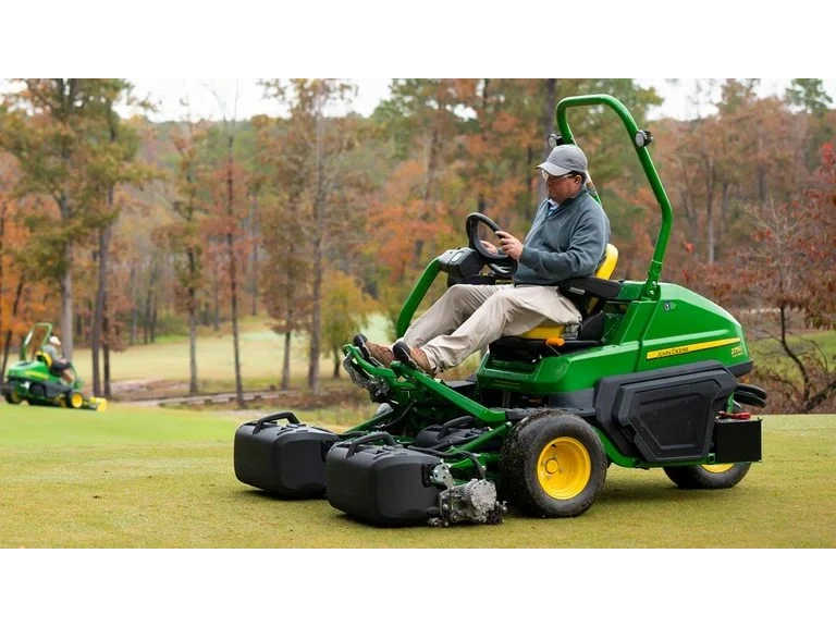 2026 John Deere 2750 E-Cut™ Hybrid 2750 E-Cut™ Hybrid alt