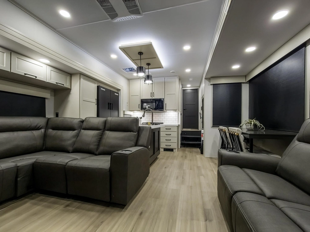 Grand Design Momentum Momentum 395MT 2026 alt
