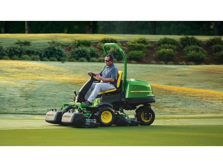 2026 John Deere 2400 PrecisionCut™ Gas 2400 PrecisionCut™ Gas alt