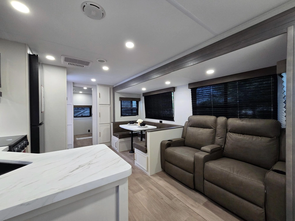 Grand Design Transcend Transcend 335BHT 2026 alt