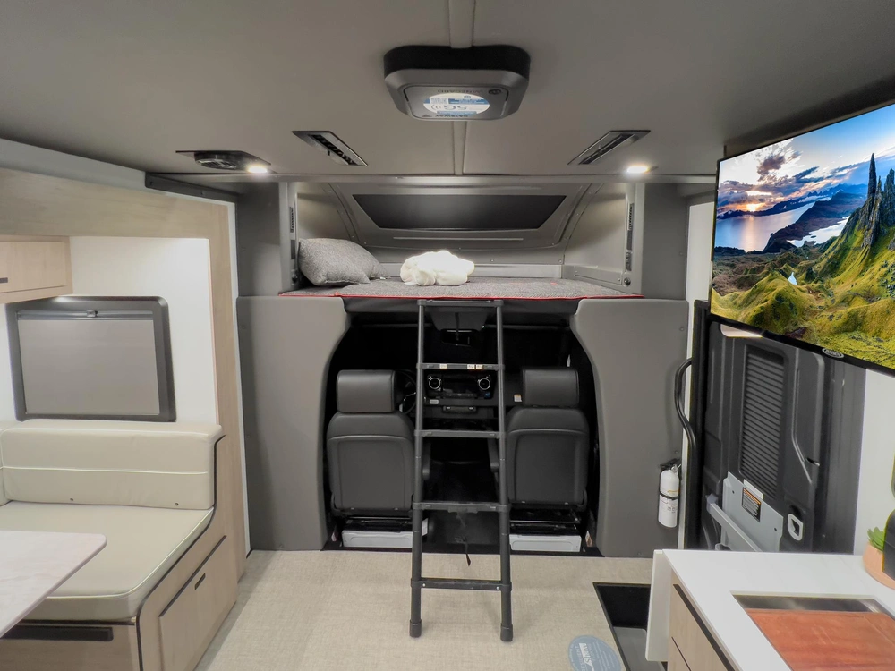 Grand Design Lineage Series M Lineage Series M 25FW 2026 alt