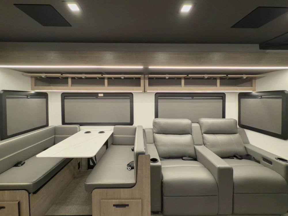 Grand Design Lineage Series F Lineage Series F 31ZW 2026 alt