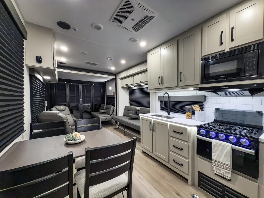 Grand Design Momentum G-Class TT 30G 2026