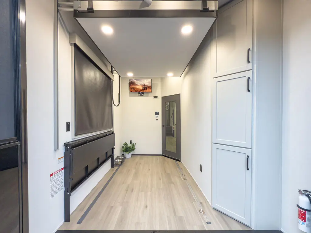 Grand Design Momentum 399M 2026