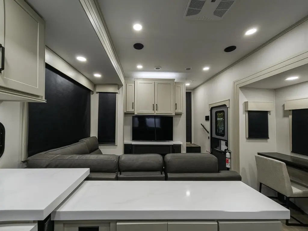 Grand Design Momentum 392M 2026