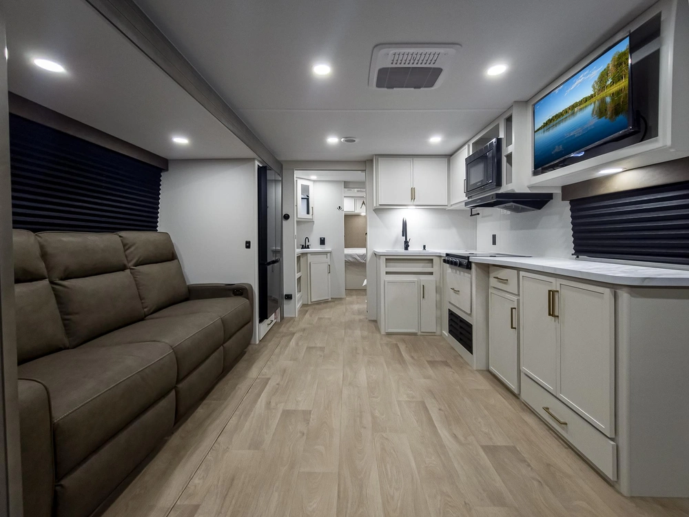 2026 Grand Design Transcend Transcend 245RLT alt