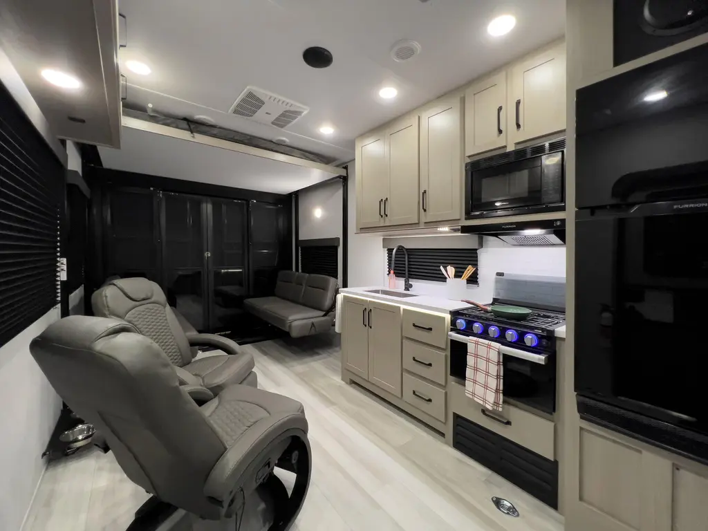 2026 Grand Design Momentum G-Class TT 23G