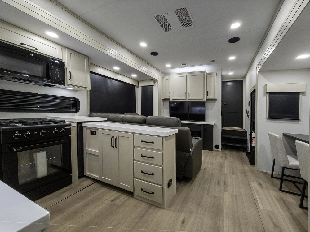 Grand Design Momentum Momentum 392M 2026 alt
