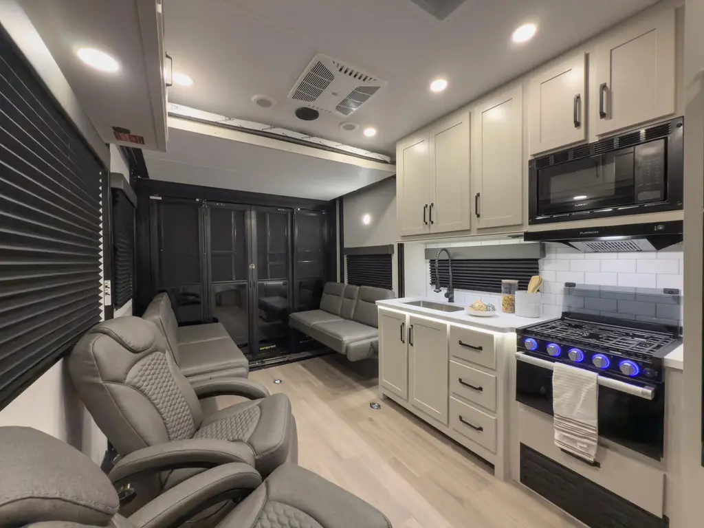 2026 Grand Design Momentum G-Class TT 21G