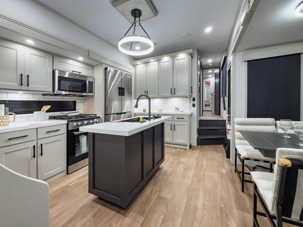 2026 Grand Design Solitude Solitude 376RD alt