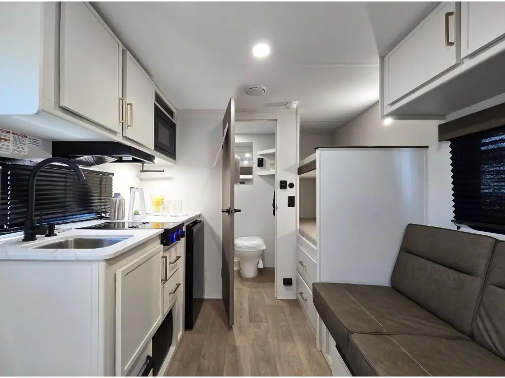 Grand Design Transcend One 151BH 2026