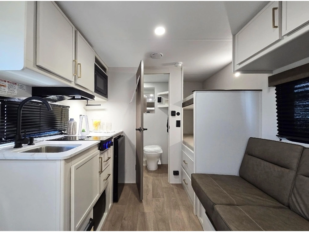 2026 Grand Design Transcend One Transcend One 151BH alt