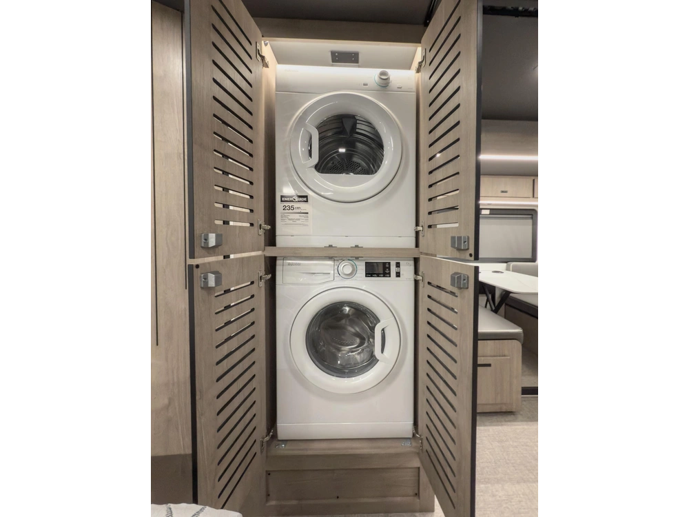 Grand Design Lineage Series F Lineage Series F 31ZW 2026 alt