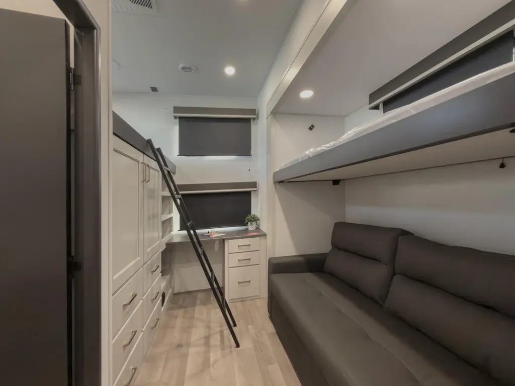 Grand Design Influence 3904BH 2026