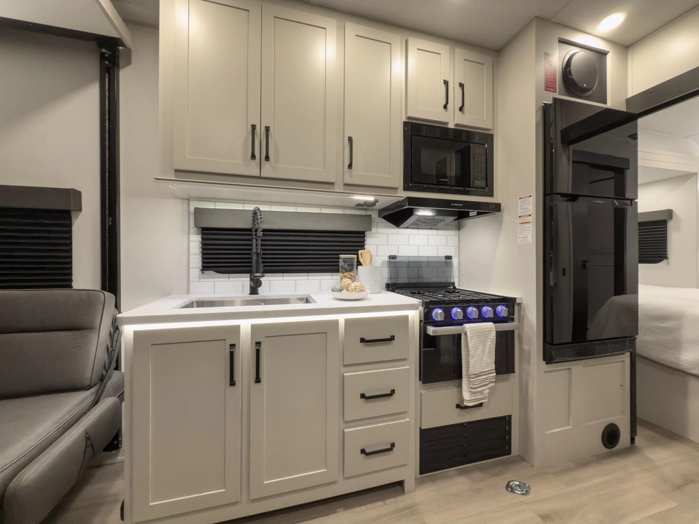 2026 Grand Design Momentum G-Class TT Momentum G-Class TT 21G alt